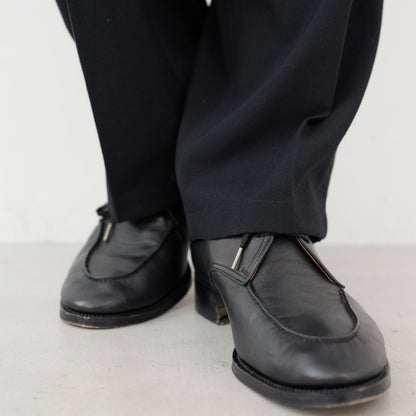Minimal Tuck Pants