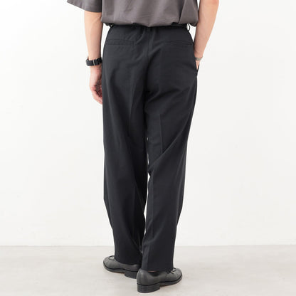 Minimal Tuck Pants