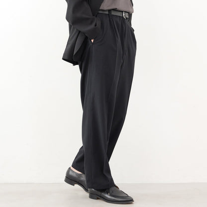 Minimal Tuck Pants