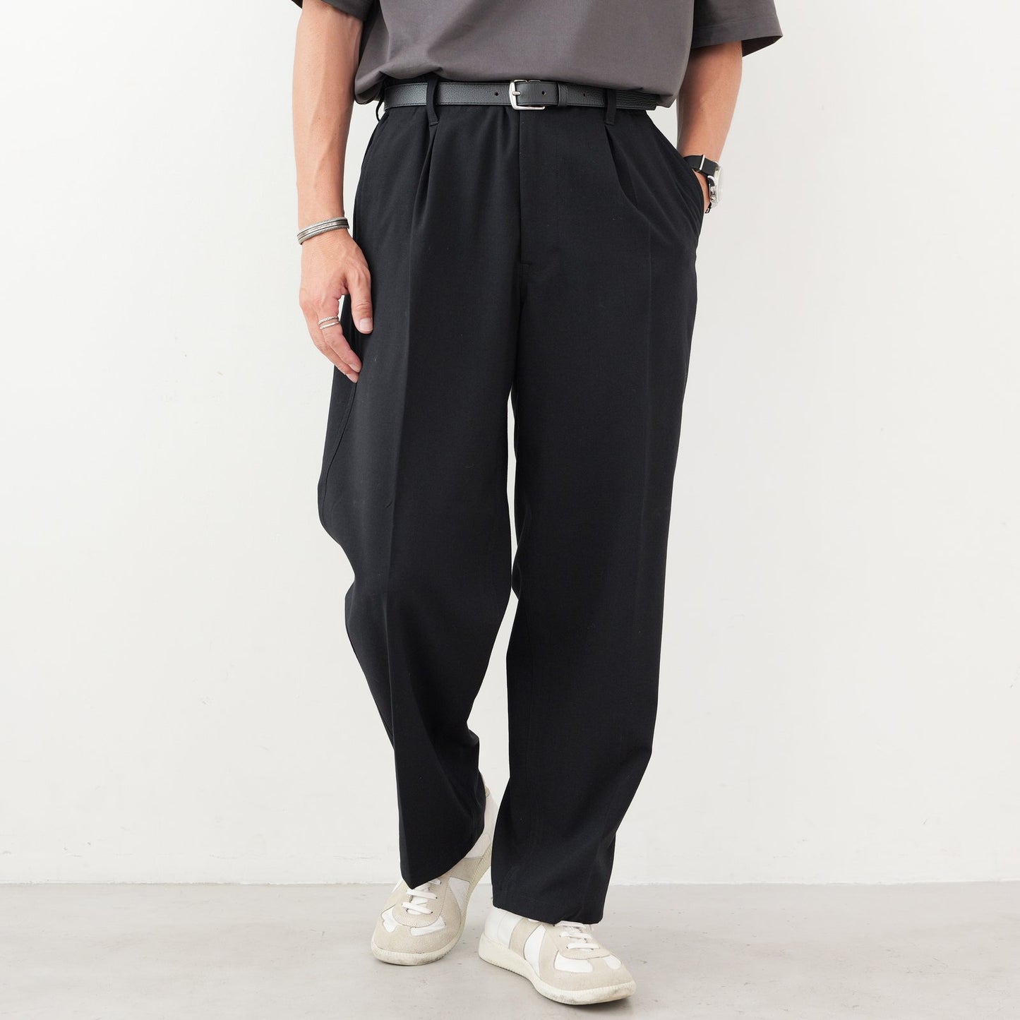 Minimal Tuck Pants
